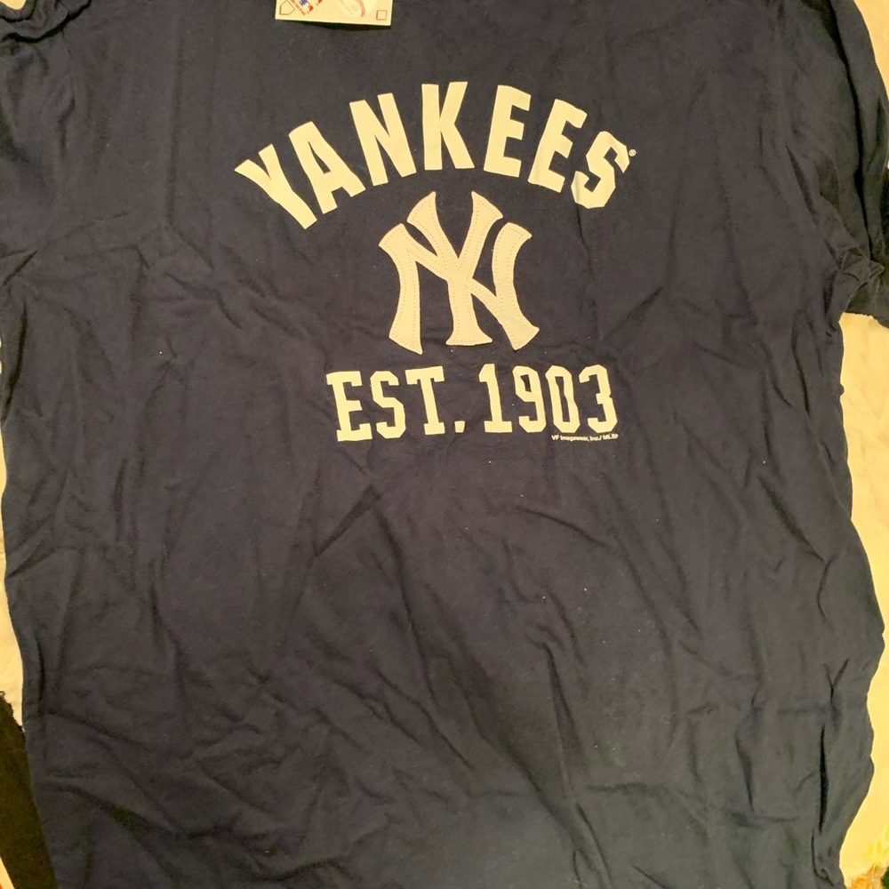 Yankees shirt